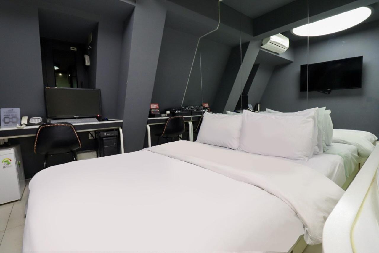 Hotel Shinchon Wol *